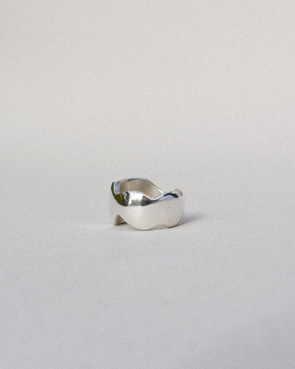 Ready-to-Ship | Wave Signet Ring