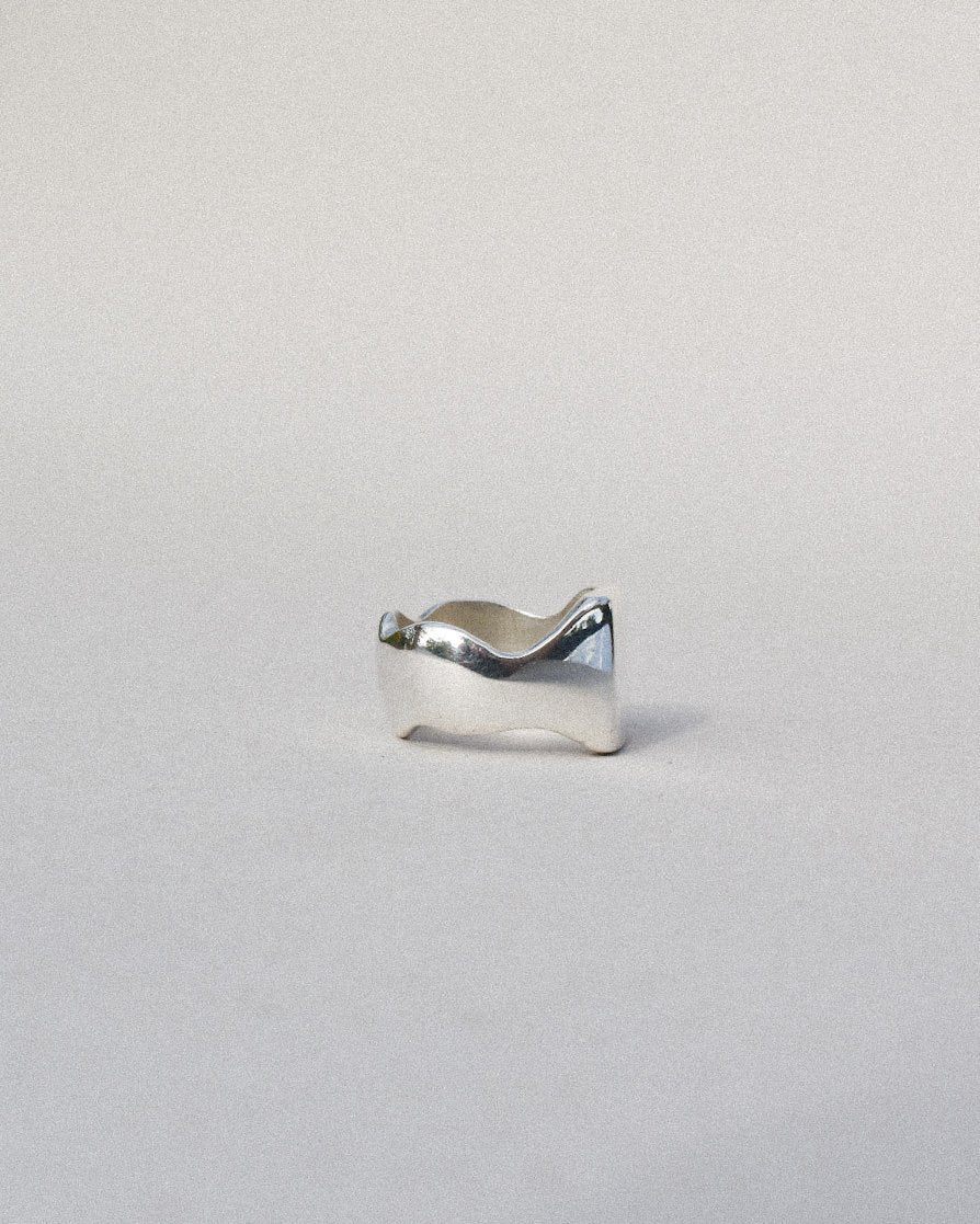 Ready-to-Ship | Wave Signet Ring
