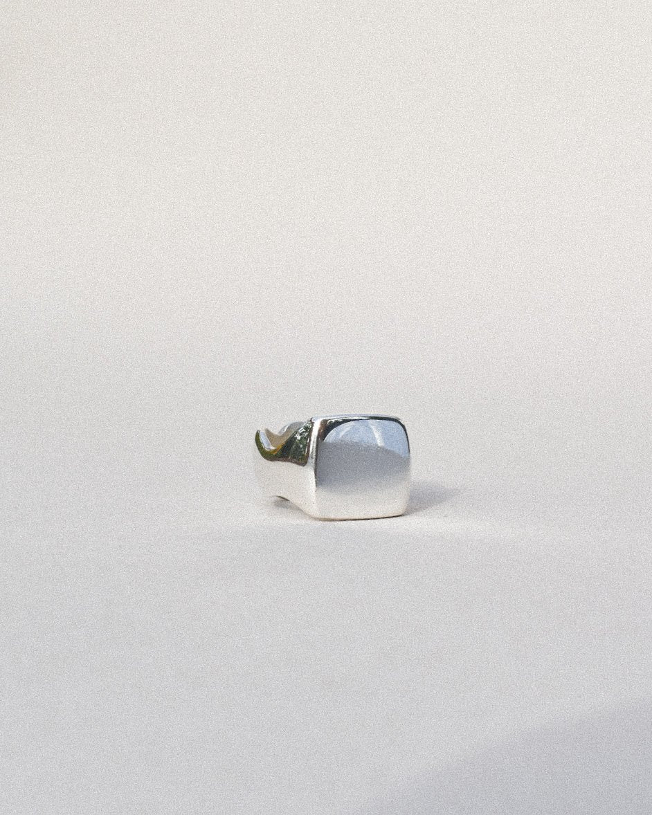 Ready-to-Ship | Wave Signet Ring