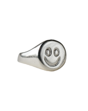 Load image into Gallery viewer, hand carved and personalised solid recycled silver signet ring. etched into with doodle of a smiley.
